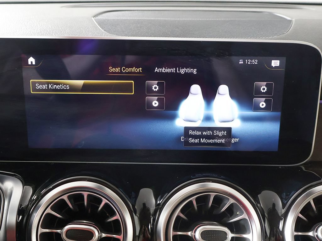 Used 2021 Mercedes-Benz GLB 250 4MATIC w/ Premium Package image 45