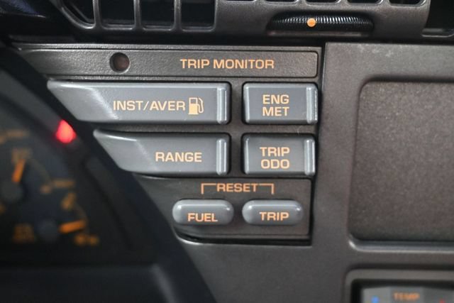 Used 1990 Chevrolet Corvette Coupe RWD image 25