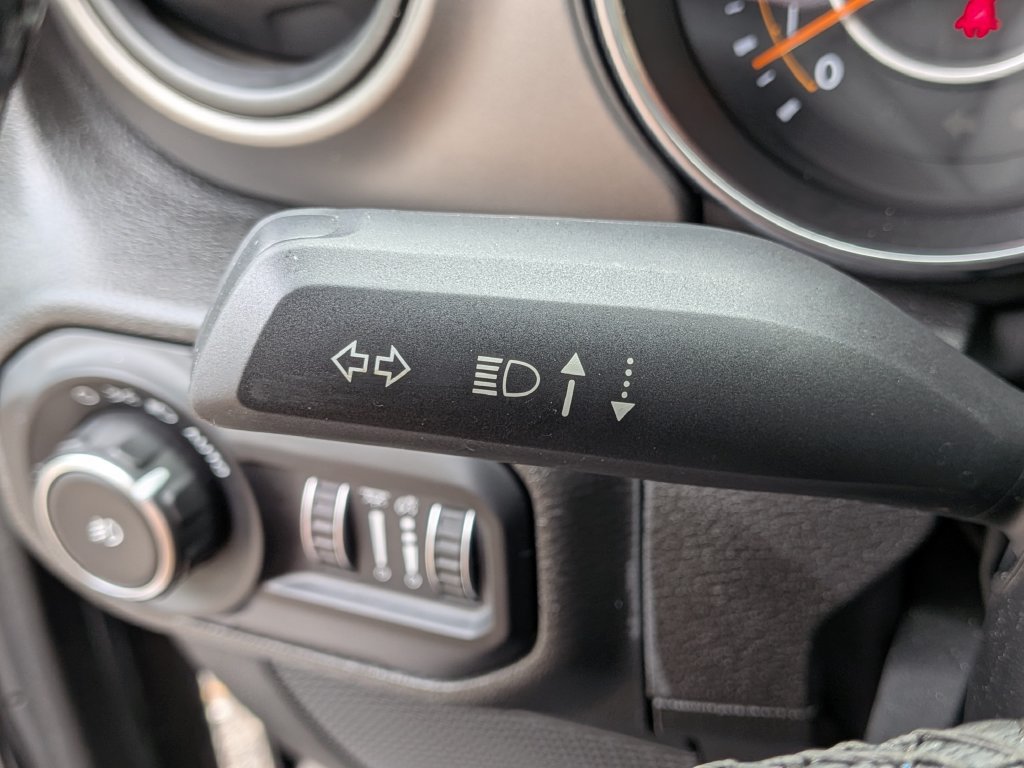Used 2022 Jeep Wrangler Sport AWD/4WD image 23