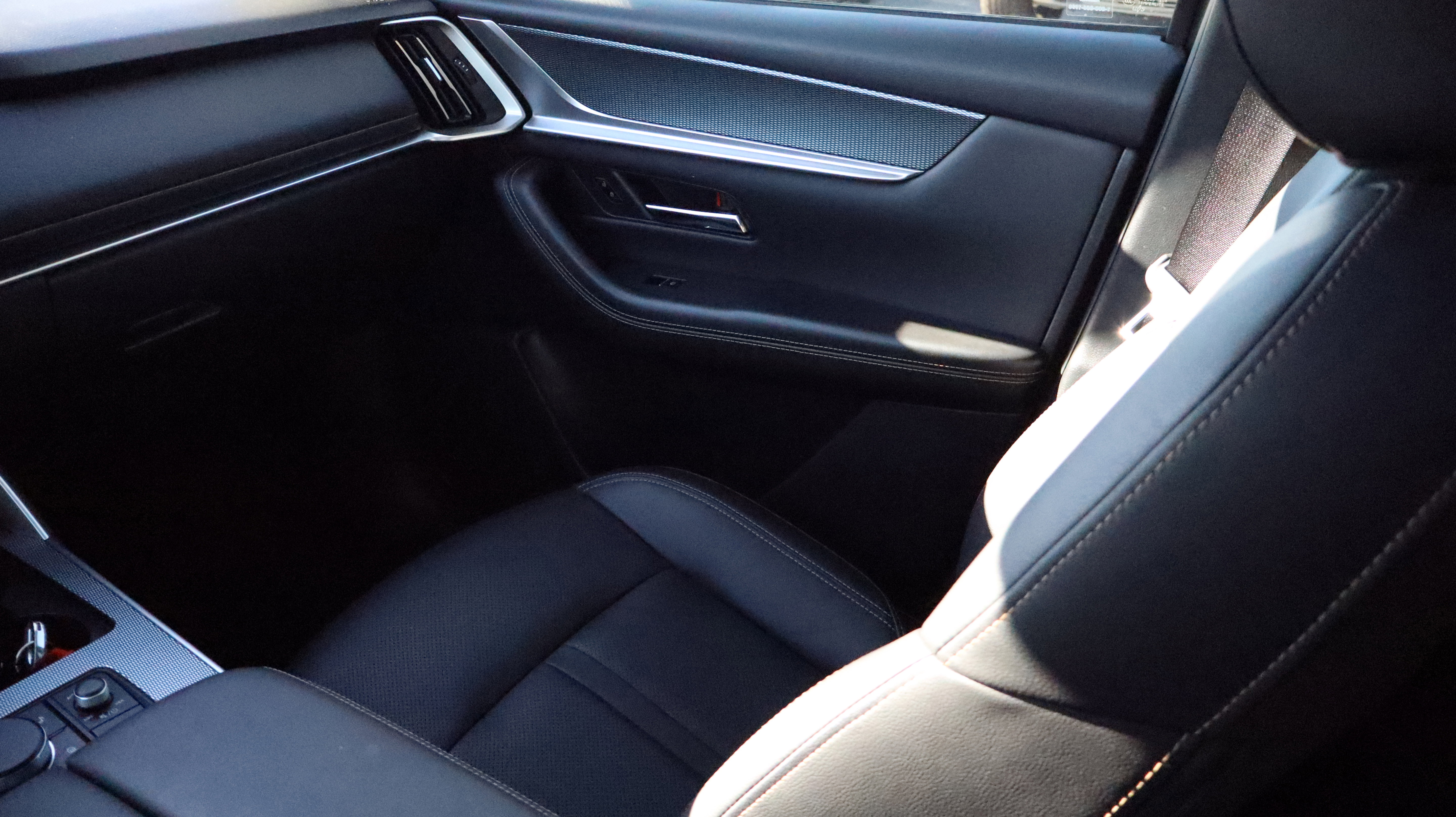 Used 2024 MAZDA CX-90 3.3 Turbo w/ Premium Package image 11