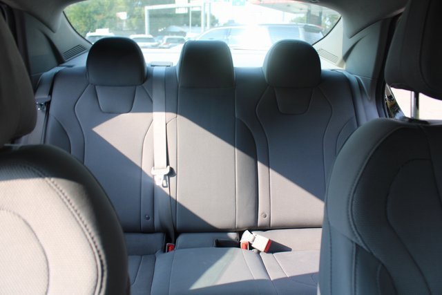 Used 2022 Hyundai Elantra SE image 24