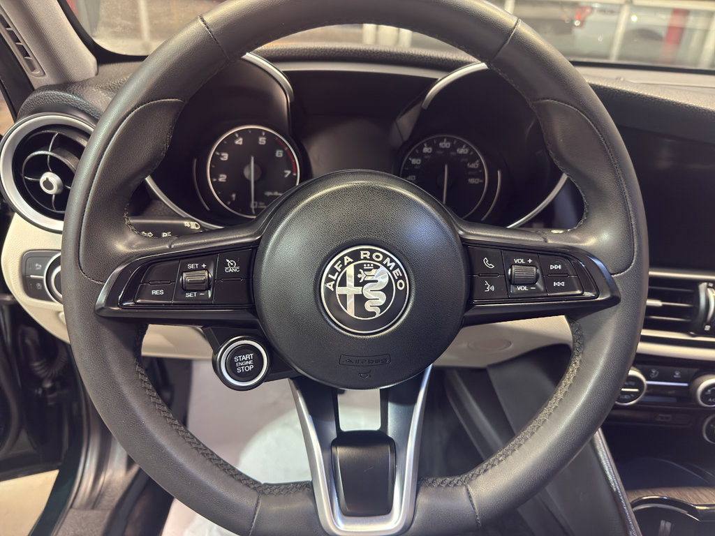 Used 2020 Alfa Romeo Giulia Ti image 17
