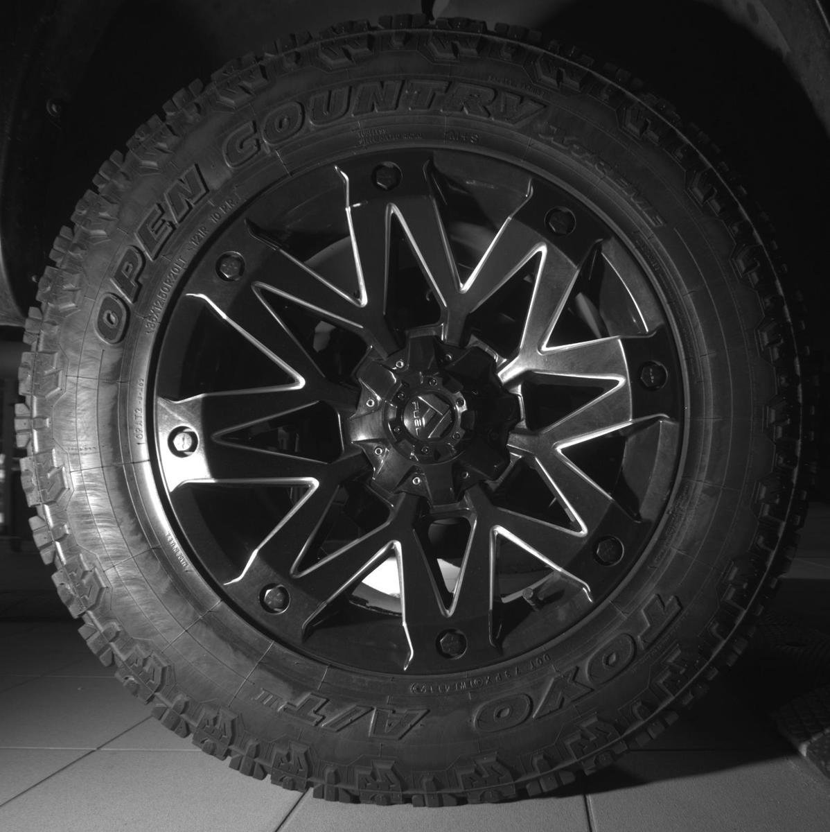Used 2017 RAM 1500 Laramie AWD/4WD image 12