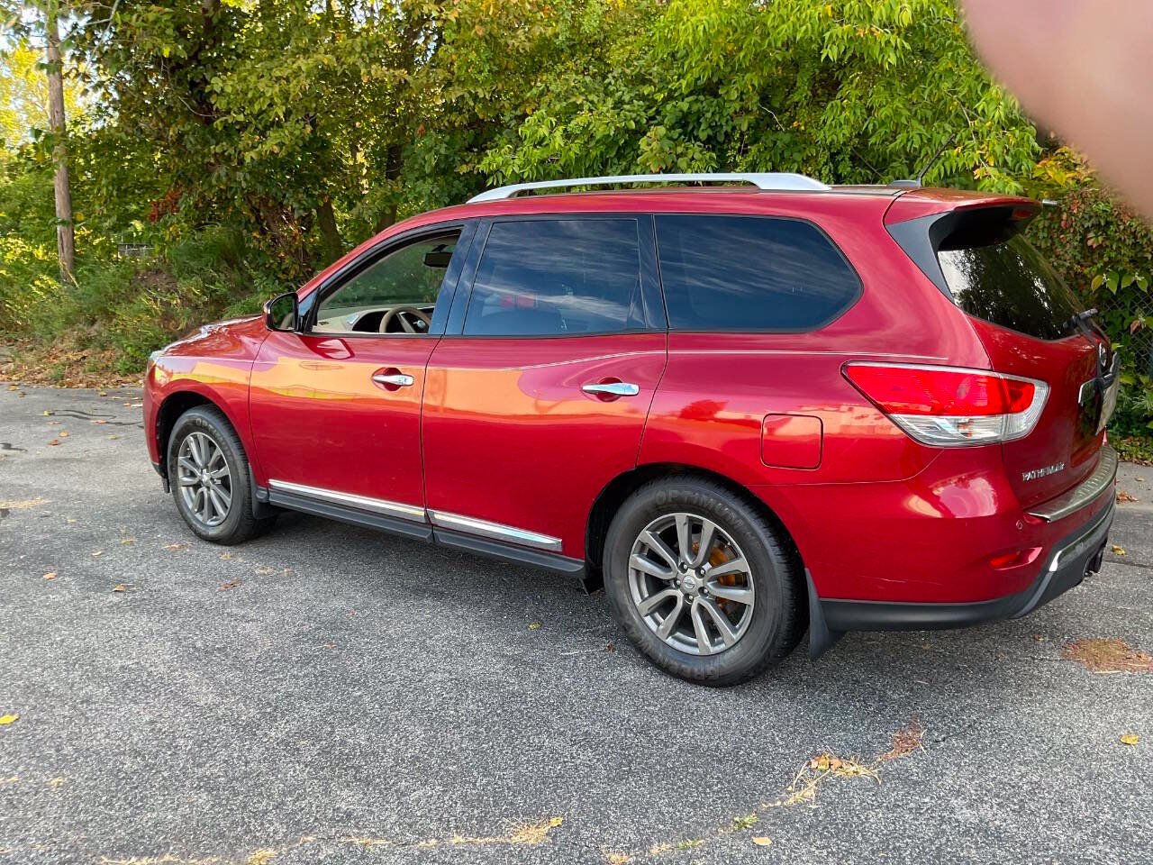 Used 2015 Nissan Pathfinder SL w/ SL Premium Package AWD/4WD image 9