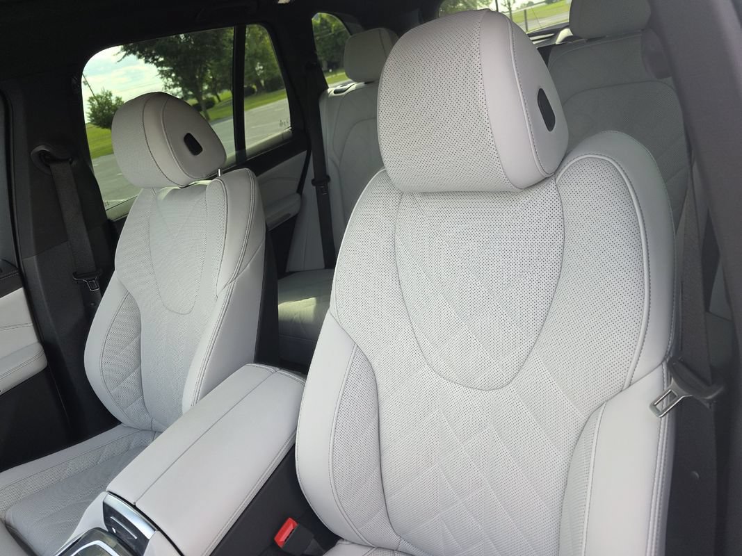 Used 2026 BMW X5 xDrive40i w/ M Sport Package AWD/4WD image 12