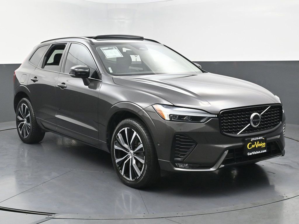 Used 2023 Volvo XC60 B5 Plus image 3
