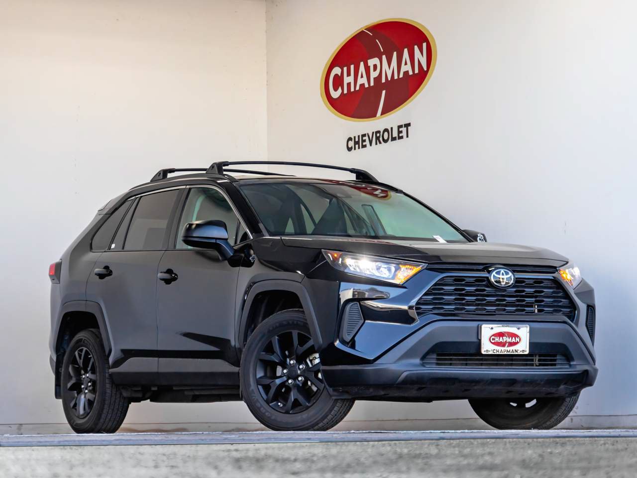 Used 2021 Toyota RAV4 LE FWD image 1