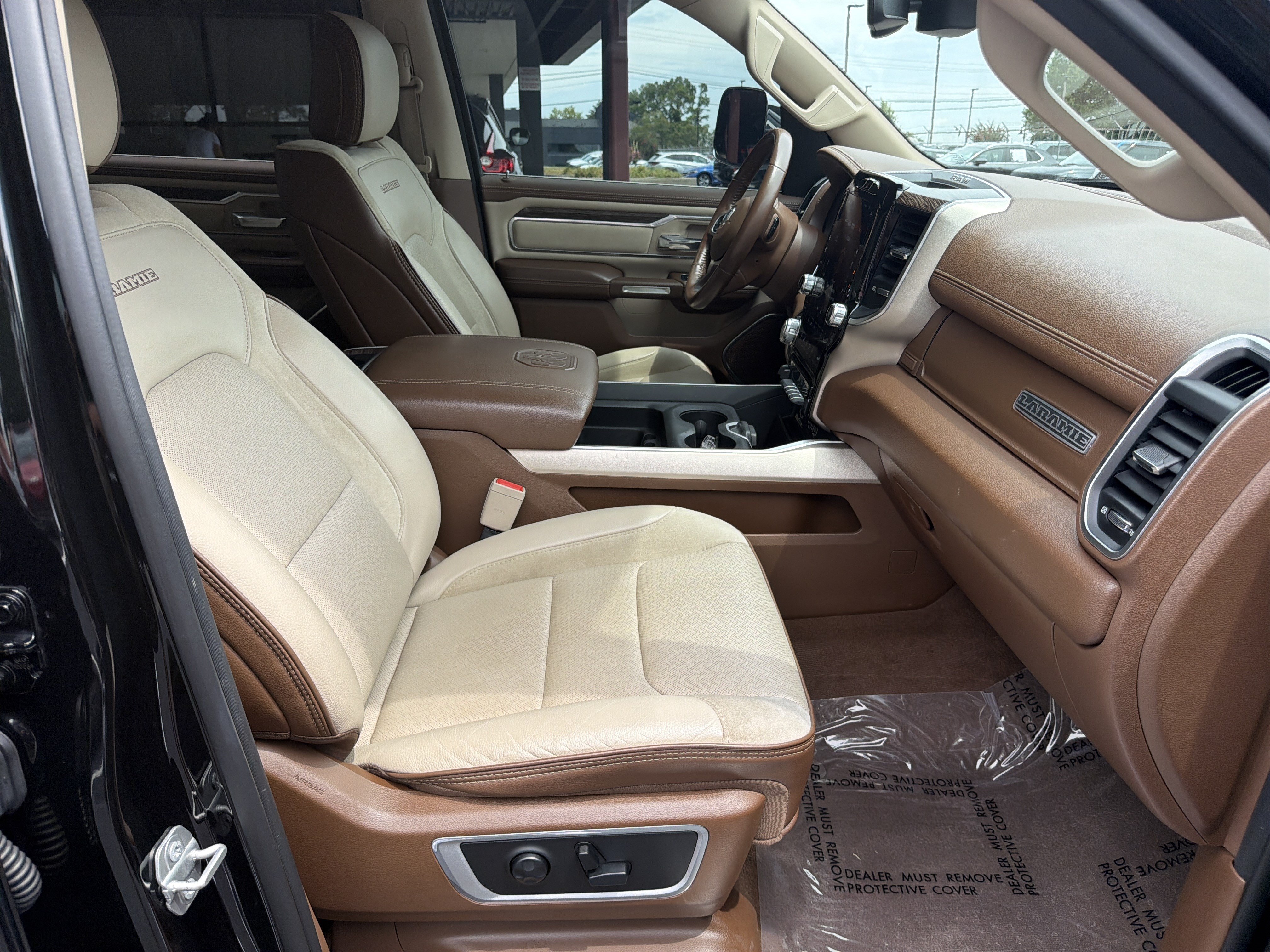 Used 2020 RAM 1500 Laramie AWD/4WD image 13