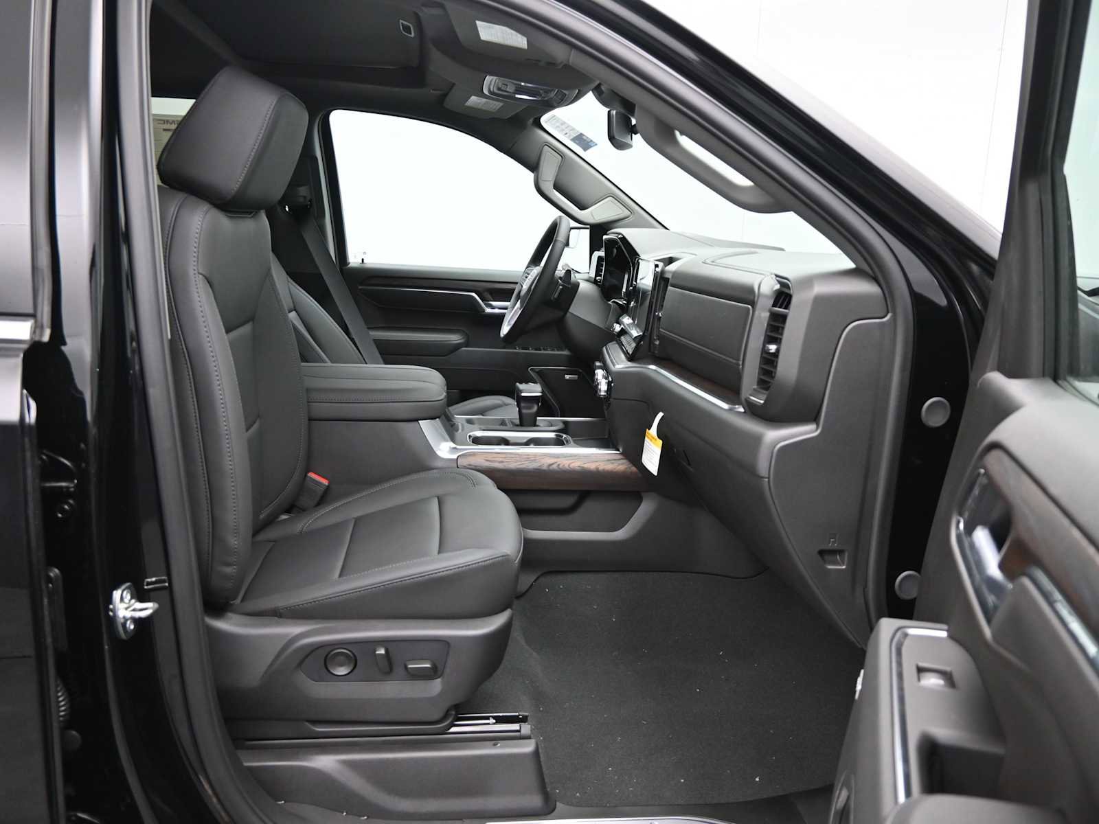 New 2026 GMC Sierra 1500 SLT w/ SLT Premium Package image 11