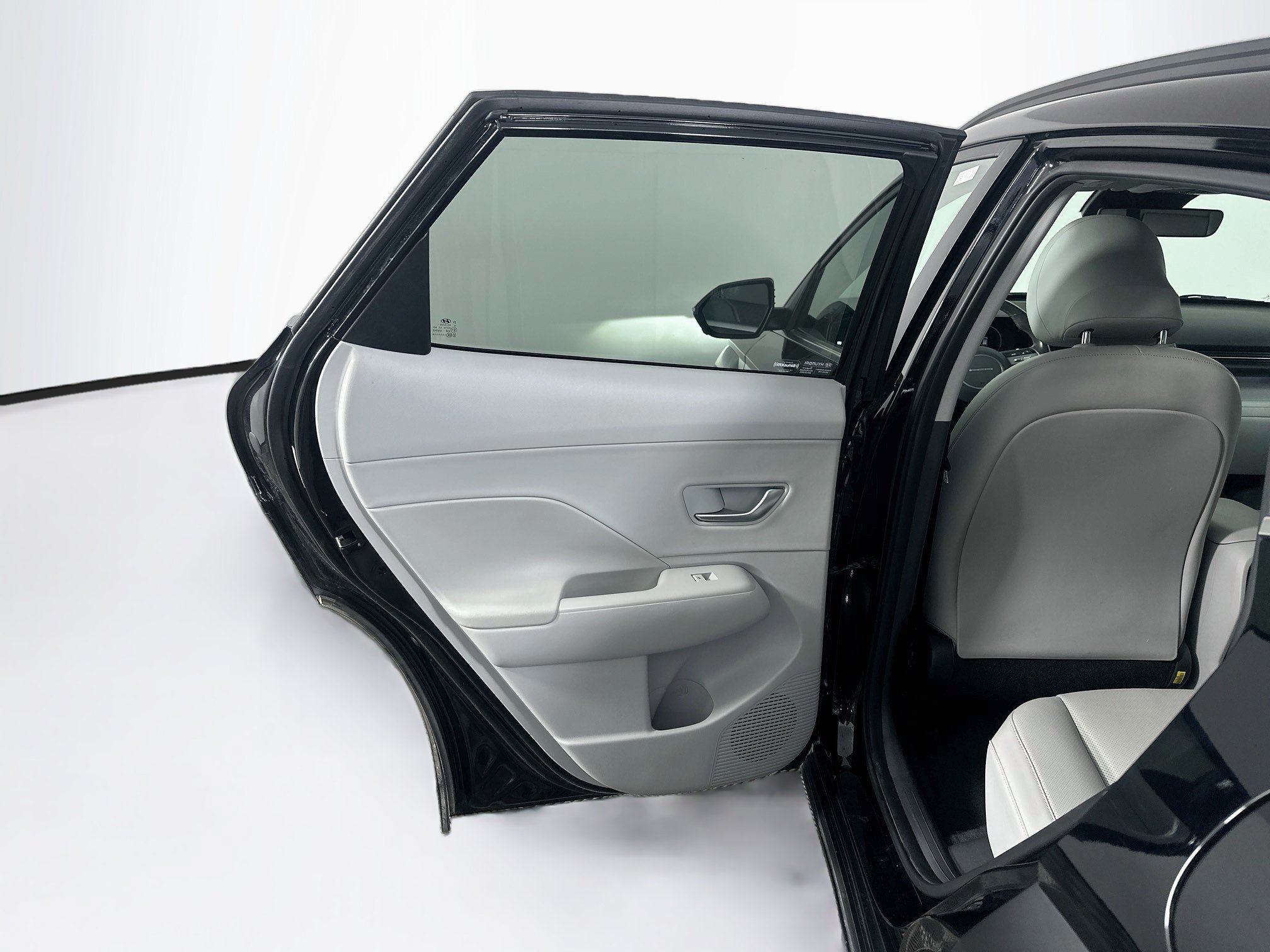 Used 2024 Hyundai Kona Limited FWD image 28