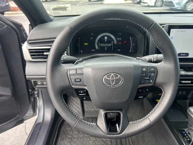 Used 2025 Toyota Camry SE w/ Multimedia Upgrade Package image 15