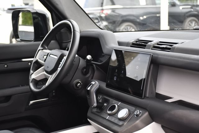 Used 2025 Land Rover Defender 110 S AWD/4WD image 31