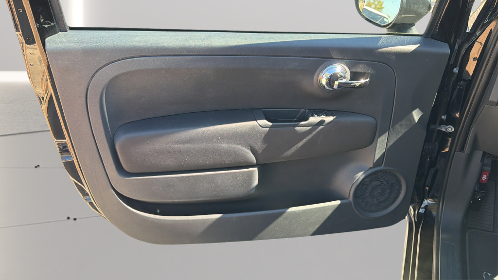 Used 2015 FIAT 500 Pop FWD image 9