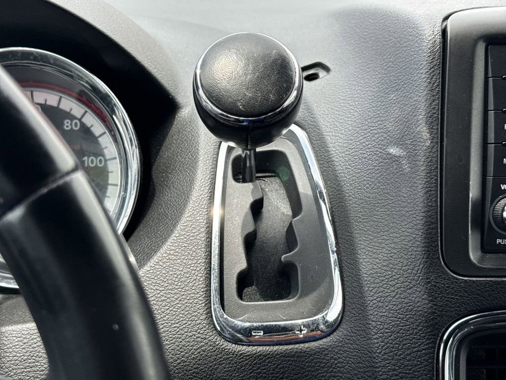 Used 2019 Dodge Grand Caravan SE FWD image 28