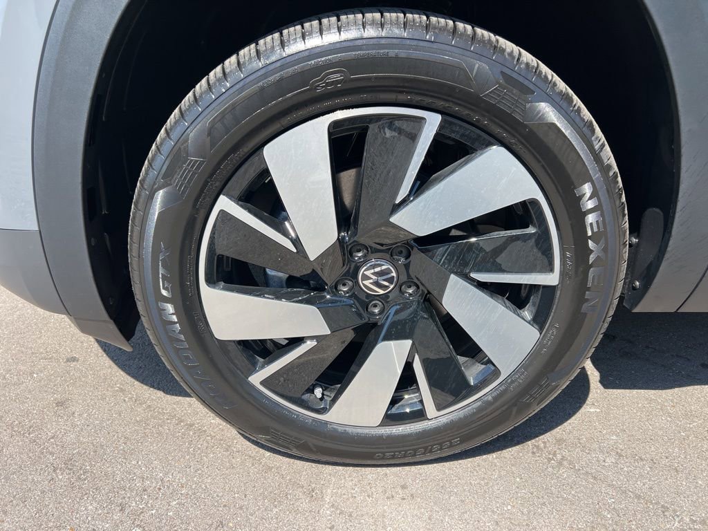 New 2026 Volkswagen Atlas Cross Sport SEL image 7