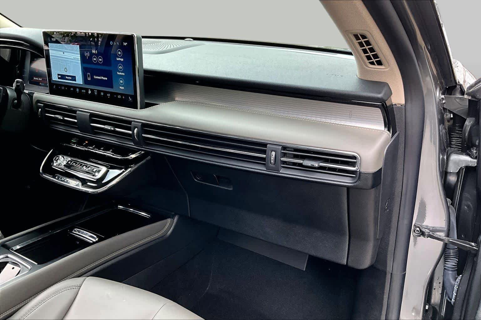 Used 2025 Lincoln Corsair FWD image 17