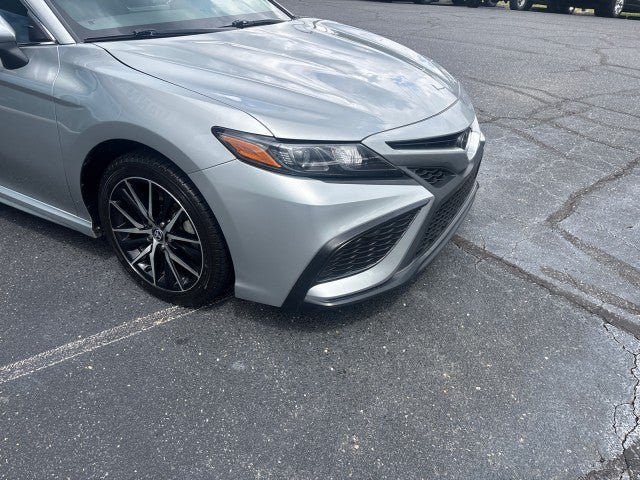 Used 2023 Toyota Camry SE AWD/4WD image 6