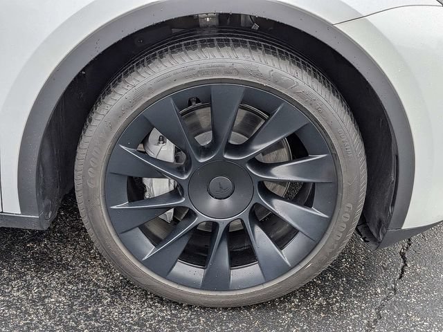 Used 2024 Tesla Model Y Long Range AWD/4WD image 11