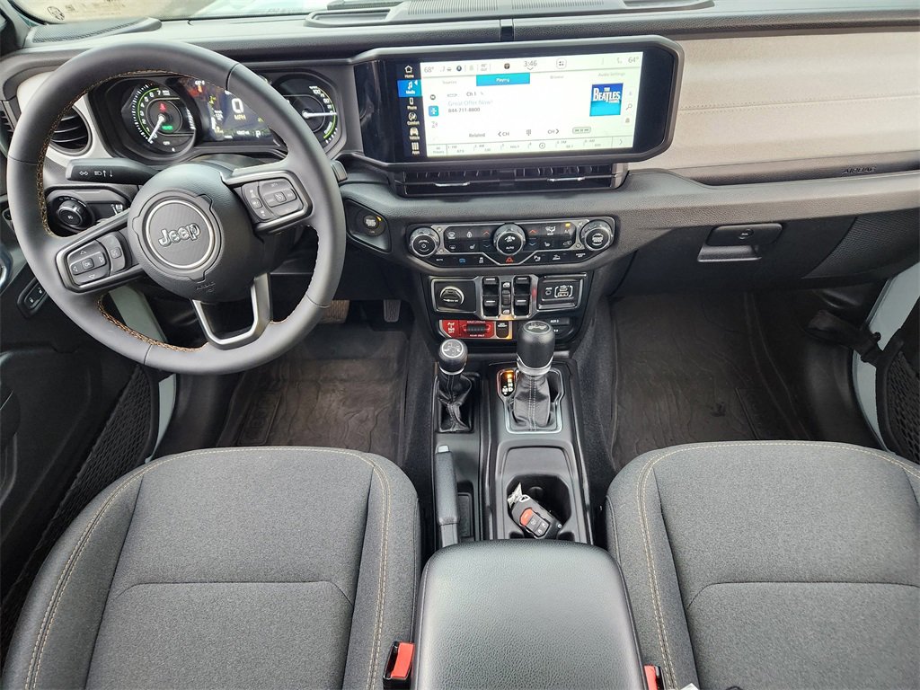 Used 2024 Jeep Wrangler Unlimited image 11