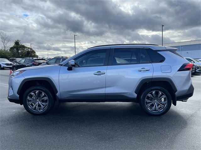 Used 2025 Toyota RAV4 XLE Premium image 34