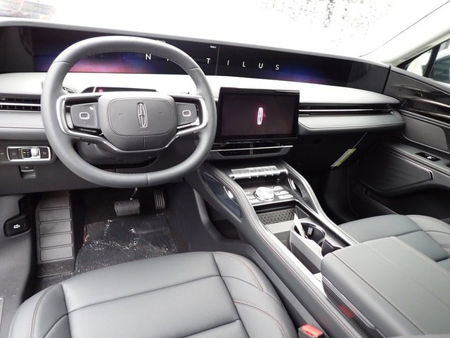 New 2026 Lincoln Nautilus Premier w/ Jet Appearance Package AWD/4WD image 24