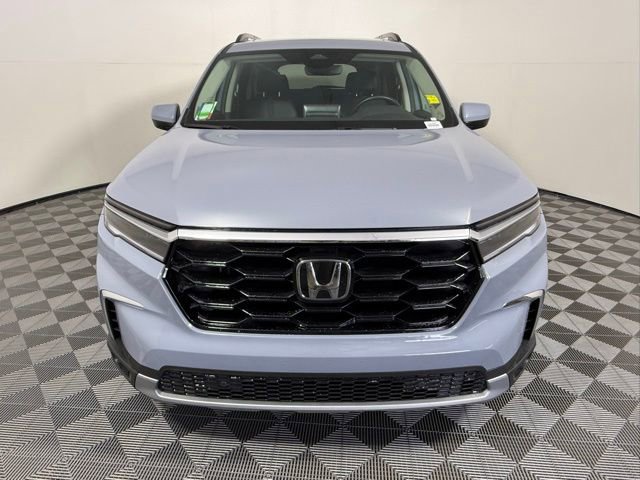 Used 2025 Honda Pilot Touring image 9