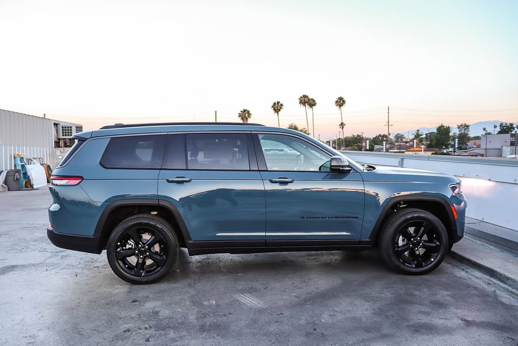 New 2026 Jeep Grand Cherokee L Limited w/ Limited Altitude Package AWD/4WD image 13