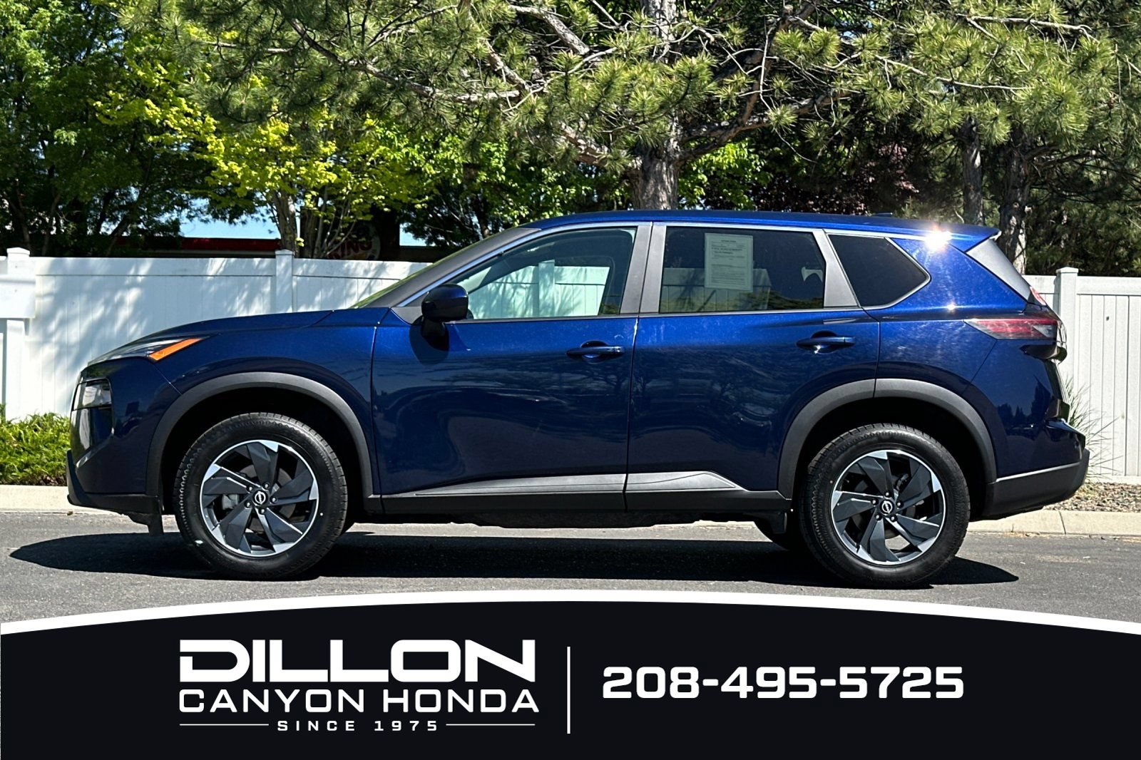 Used 2024 Nissan Rogue SV AWD/4WD image 9
