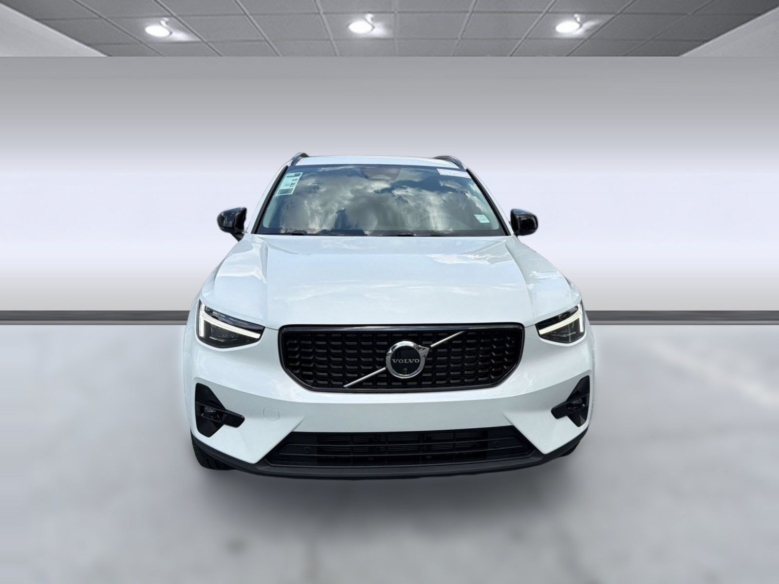 New 2026 Volvo XC40 B5 Plus w/ Climate Package AWD/4WD image 6