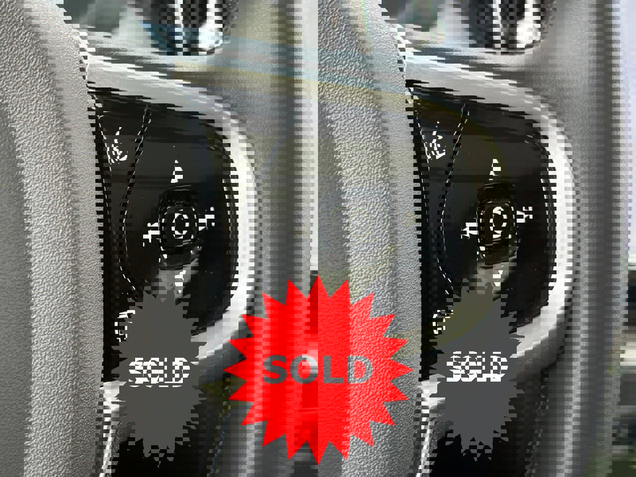 Used 2025 Volvo XC60 B5 Plus w/ Climate Package image 19