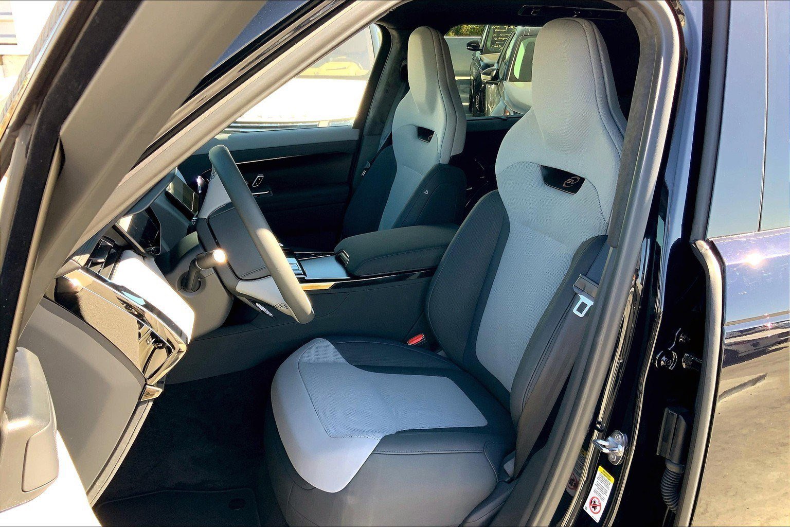 New 2025 Land Rover Range Rover Sport SV Edition Two image 6