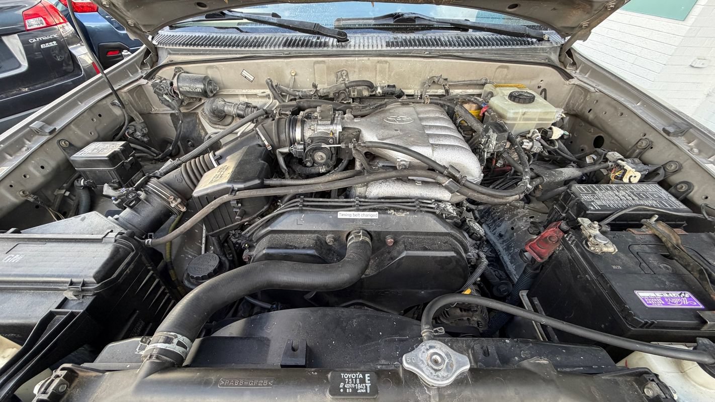 Used 2001 Toyota 4Runner SR5 AWD/4WD image 14