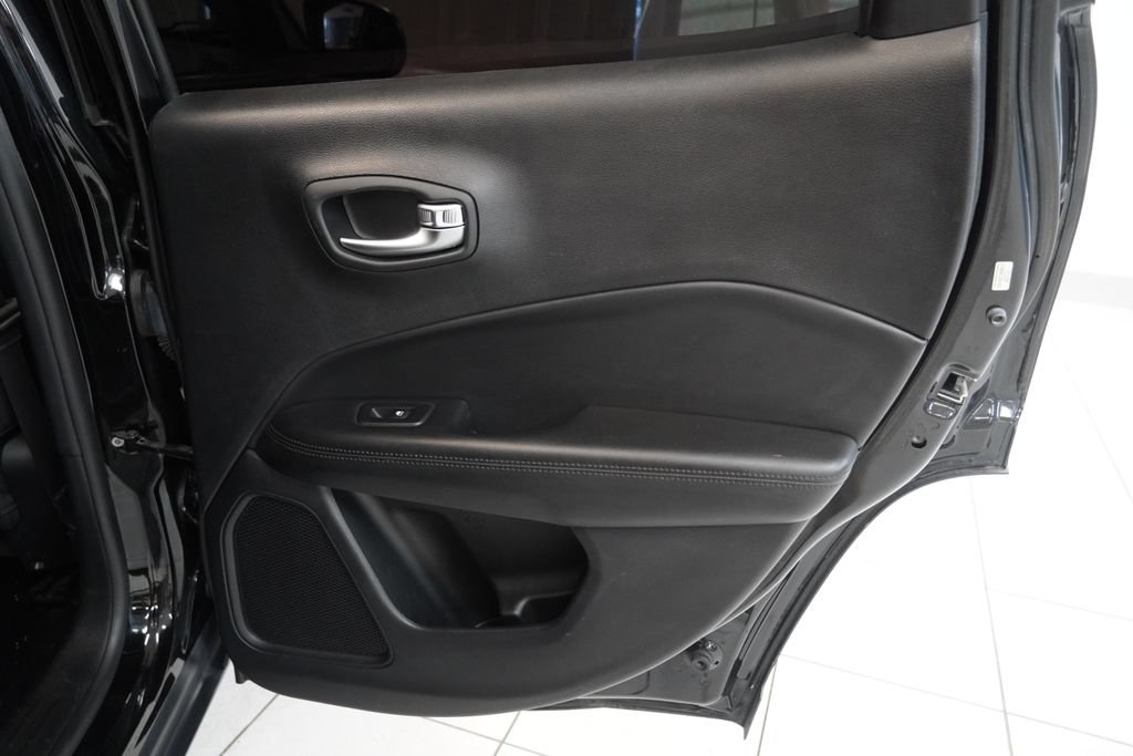 Used 2018 Jeep Compass Latitude w/ Popular Equipment Group AWD/4WD image 29