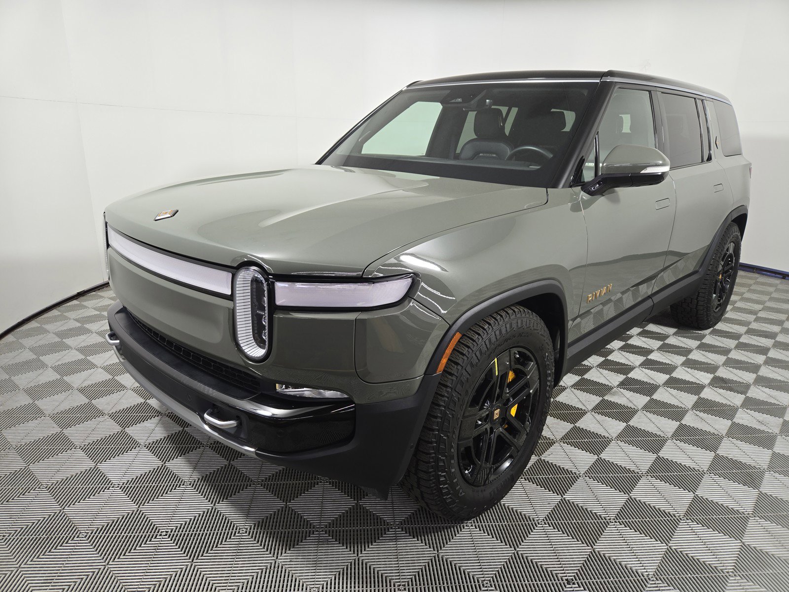 Used 2022 Rivian R1S Launch Edition image 1