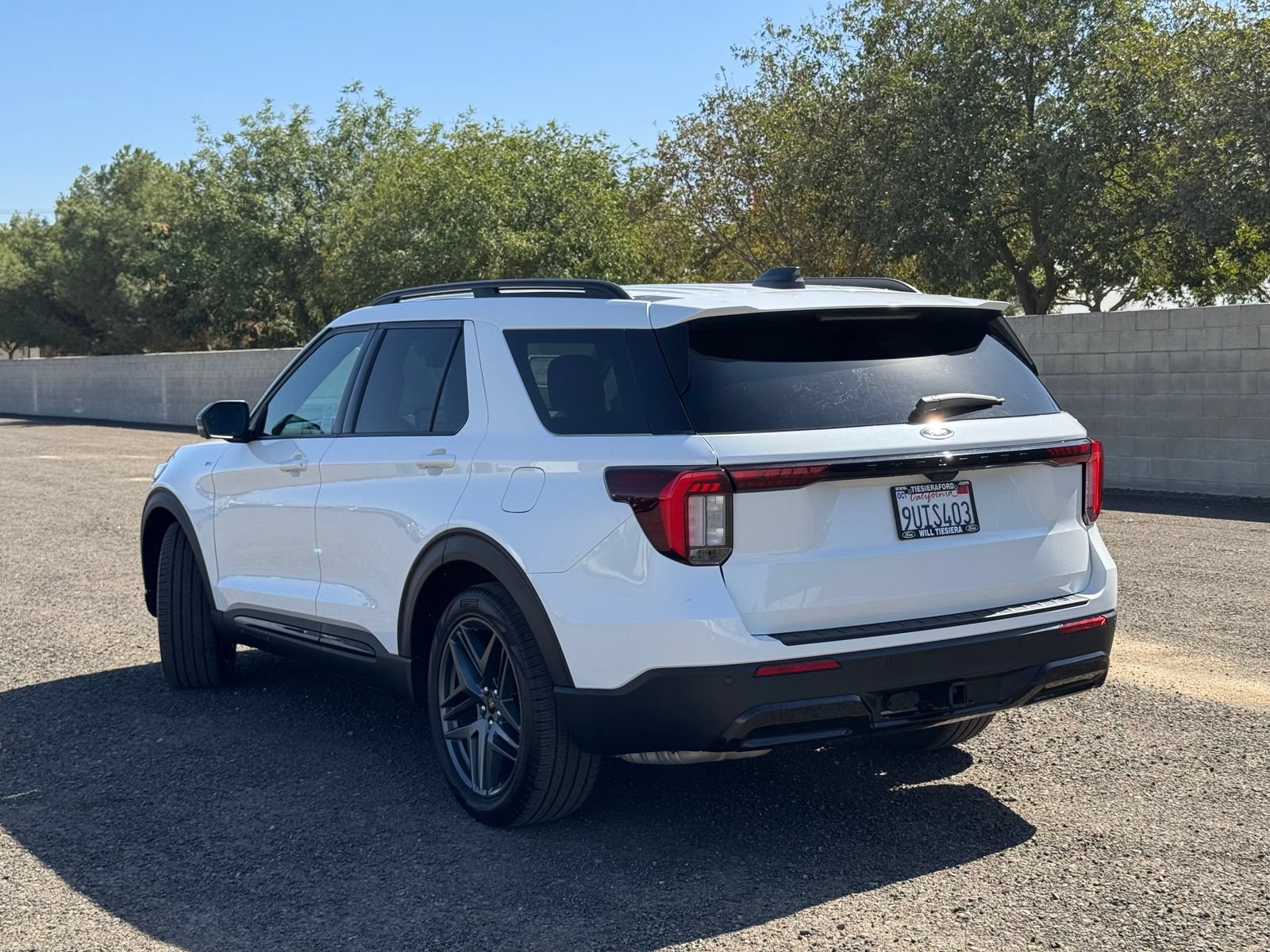 Used 2025 Ford Explorer ST-Line w/ Premium Package RWD image 5