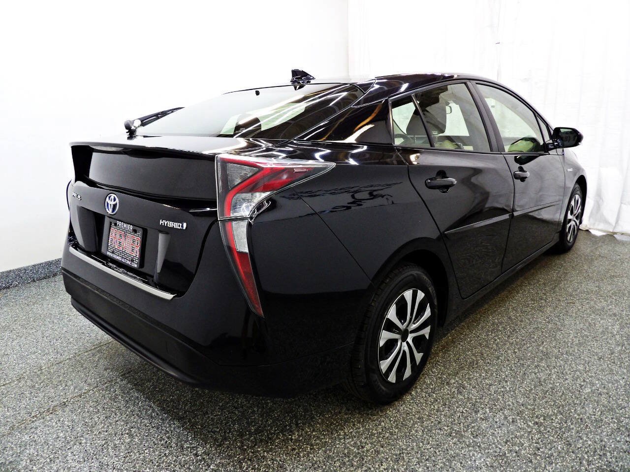 Used 2016 Toyota Prius Three w/ Protection Package FWD image 5