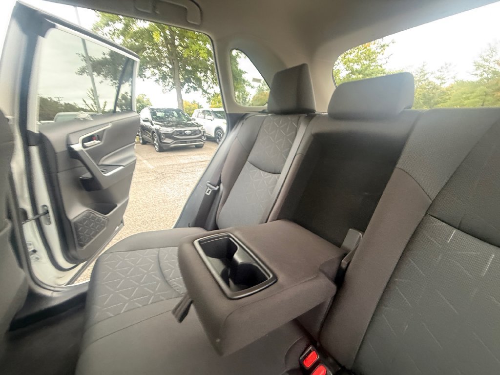 Used 2025 Toyota RAV4 XLE AWD/4WD image 26