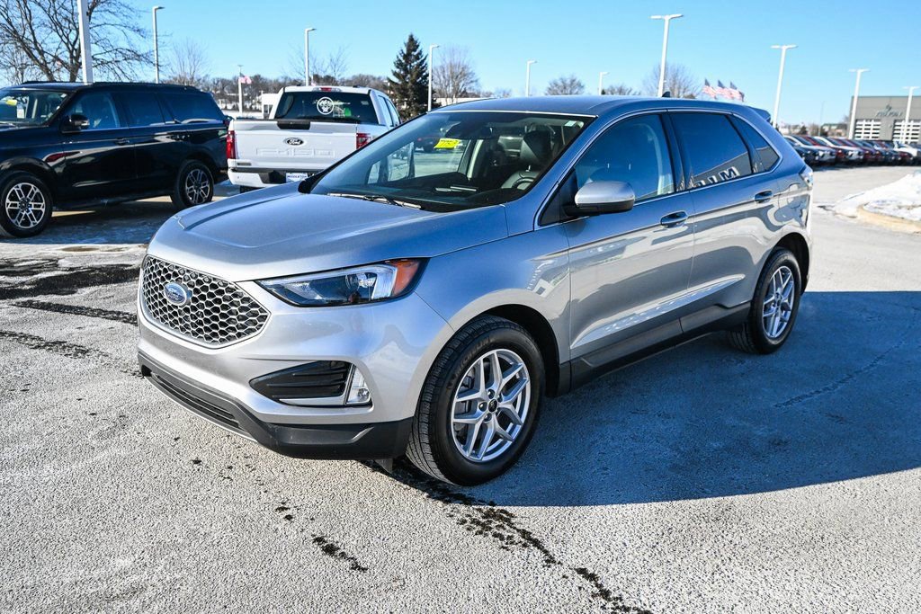Used 2024 Ford Edge SEL w/ Convenience Package image 9