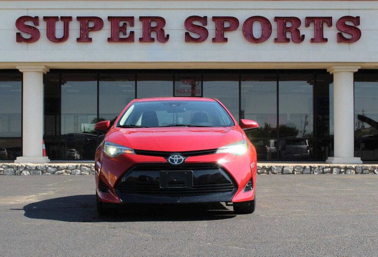 Used 2018 Toyota Corolla LE image 3