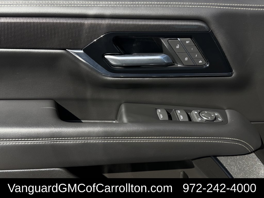Used 2025 GMC Yukon Elevation w/ LPO, Yukon Black Package AWD/4WD image 26