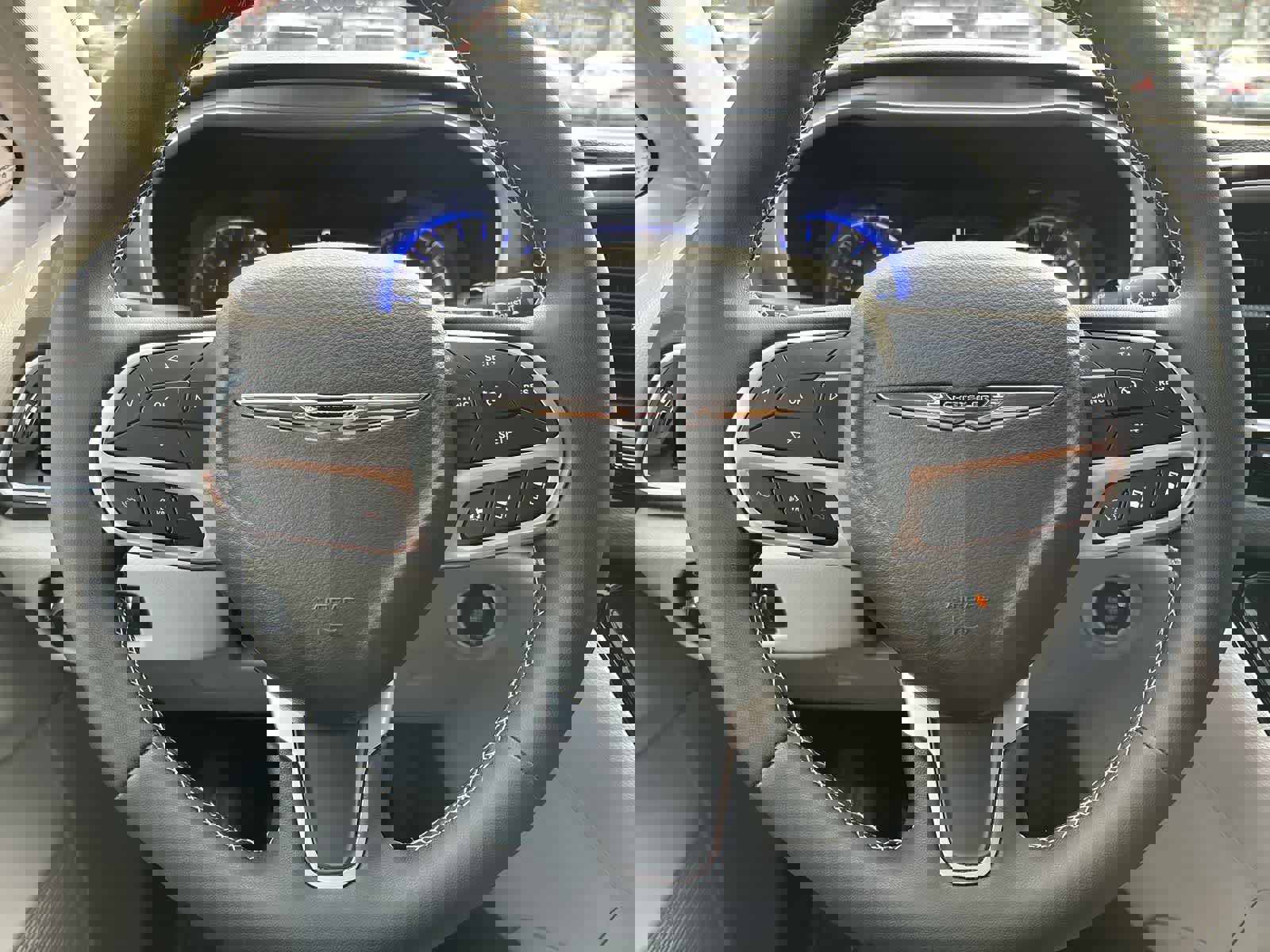 Certified 2024 Chrysler Pacifica Touring-L image 10