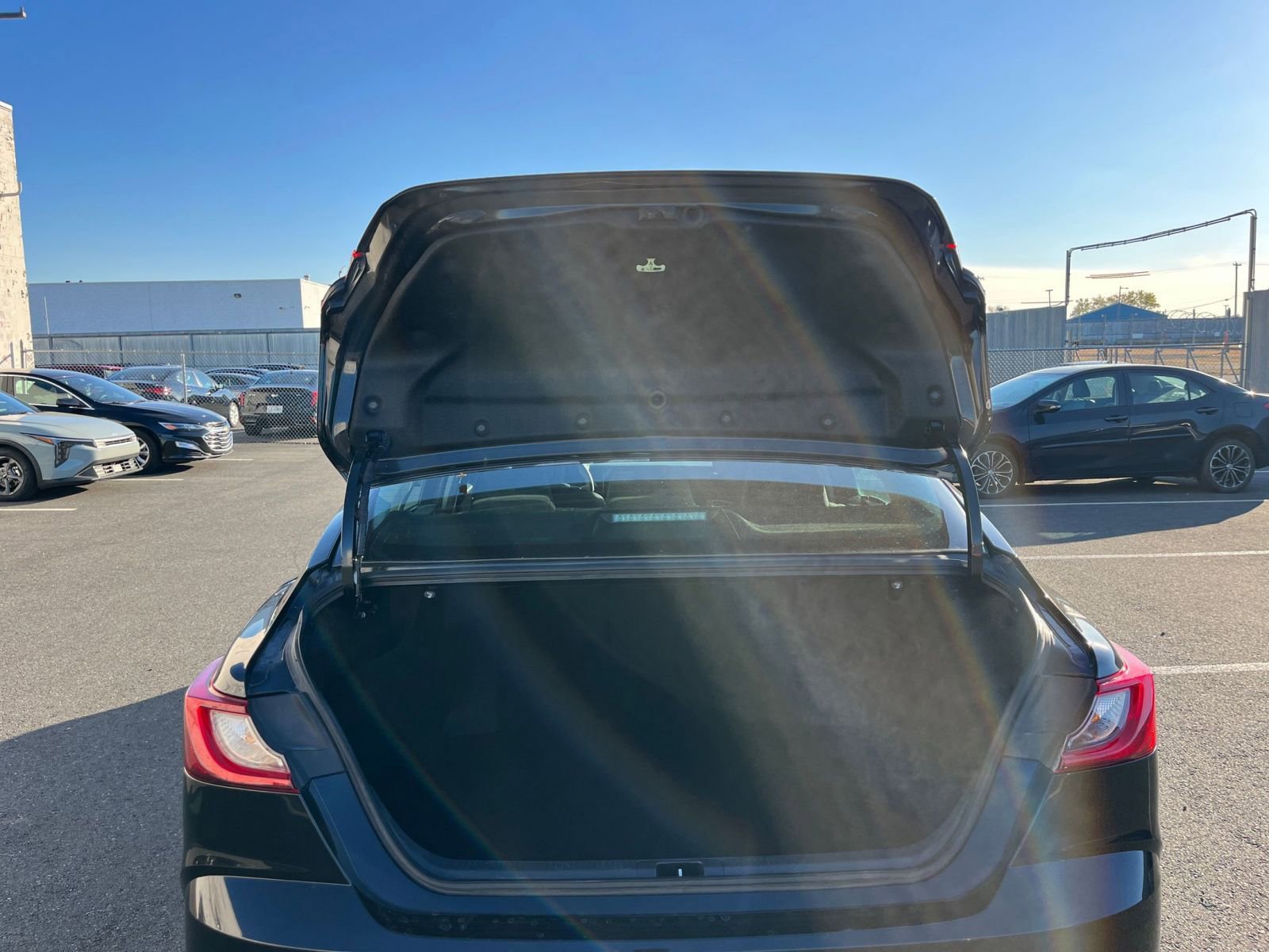 Used 2025 Toyota Camry LE image 30