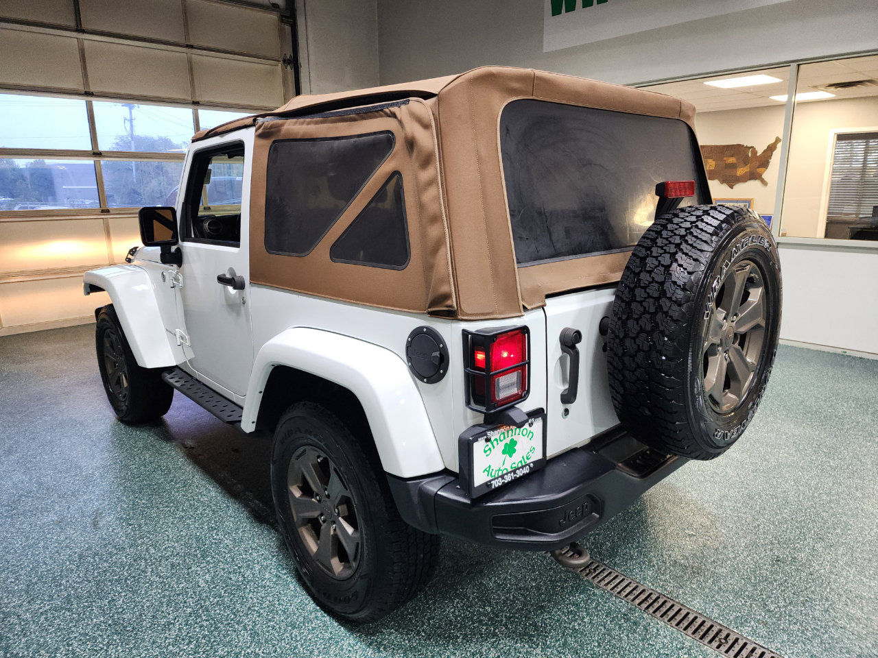 Used 2018 Jeep Wrangler Sport image 9
