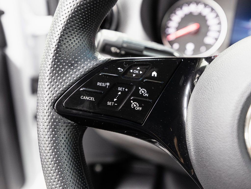 Used 2025 Mercedes-Benz Sprinter 2500 image 10