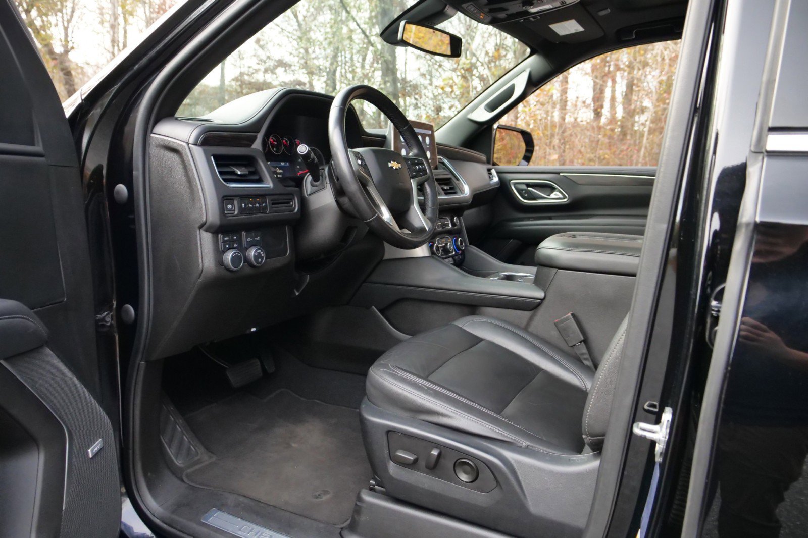 Used 2021 Chevrolet Suburban LT image 21