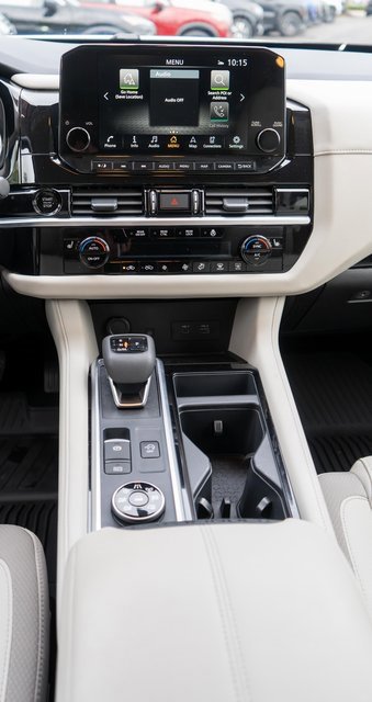 Certified 2025 Nissan Pathfinder SL image 19