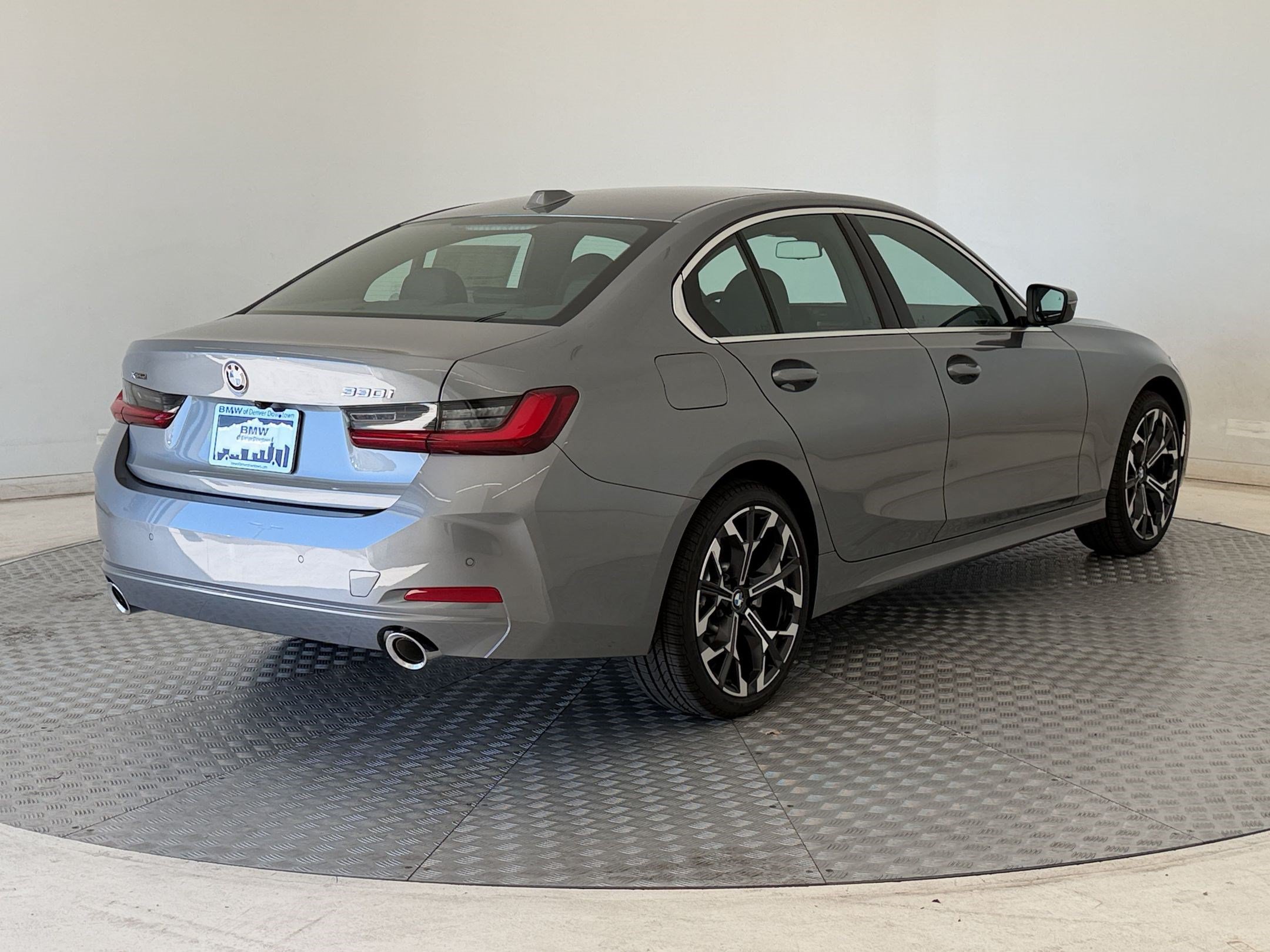 New 2026 BMW 330i xDrive Sedan w/ Convenience Package AWD/4WD image 9