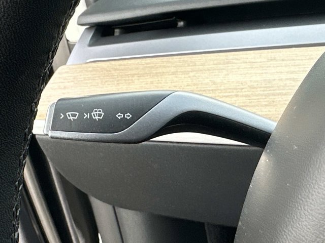 Used 2023 Tesla Model Y Long Range AWD/4WD image 22