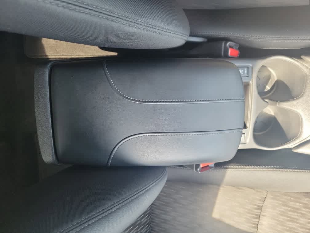 Used 2018 Nissan Rogue SV AWD/4WD image 16