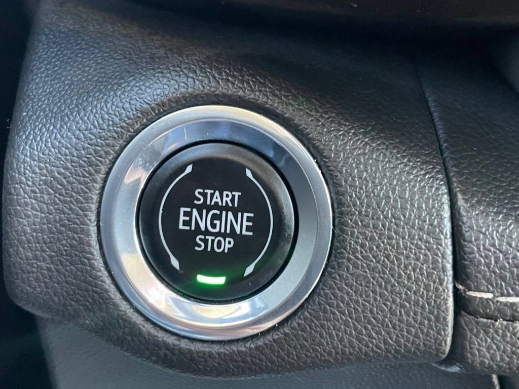 Used 2023 Buick Envision Essence AWD/4WD image 29